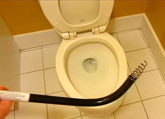 Use toilet auger